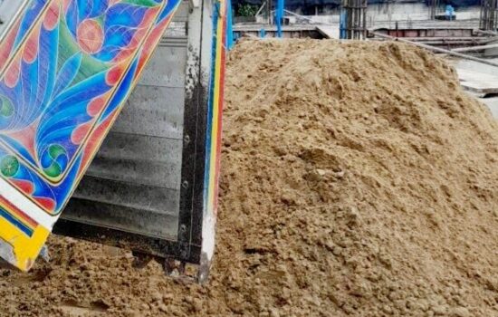 จำหน่ายทรายละเอียด หินคลุก ดินลูกรัง ทรายก่อสร้าง